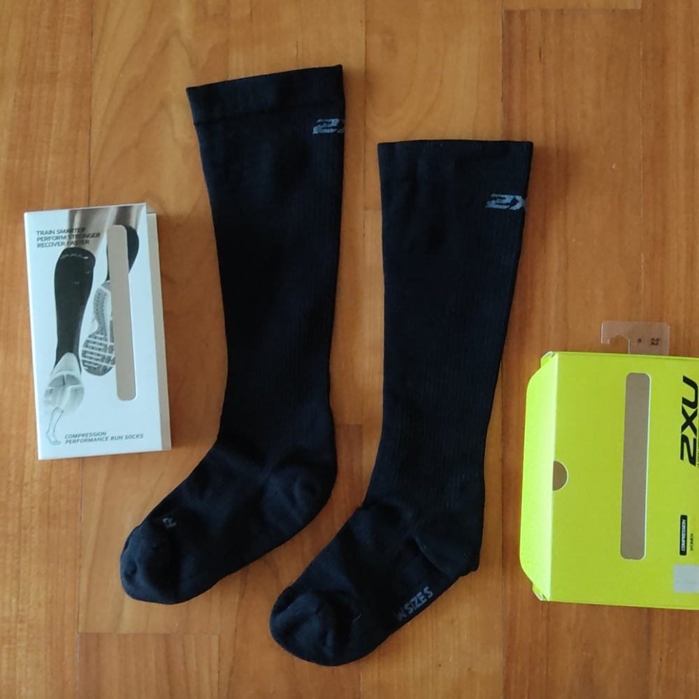 2XU Womens compression running socks S
